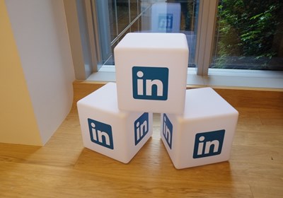 Warming up relationships on LinkedIn
